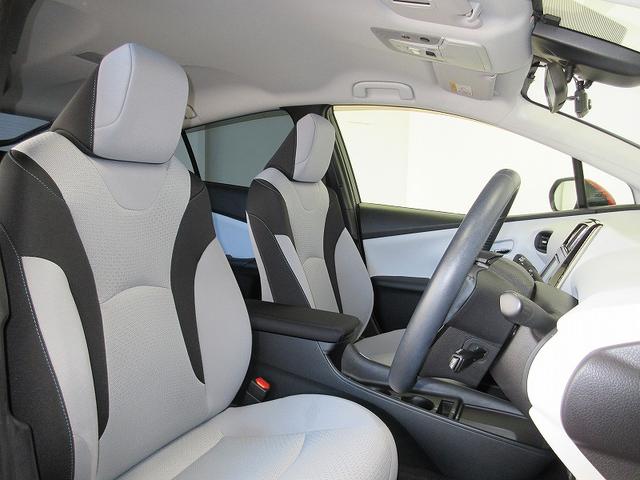 プリウス Ｓ　踏み間違い時加速抑制　ドラレコ　保証１年　走行距離無制限　トヨタ認定中古車　ナビ　ワンセグ　バックカメラ　ＣＤ再生　ＥＴＣ　スマートキー　ＬＥＤヘッドランプ　純正アルミホイール　ワンオーナー（19枚目）