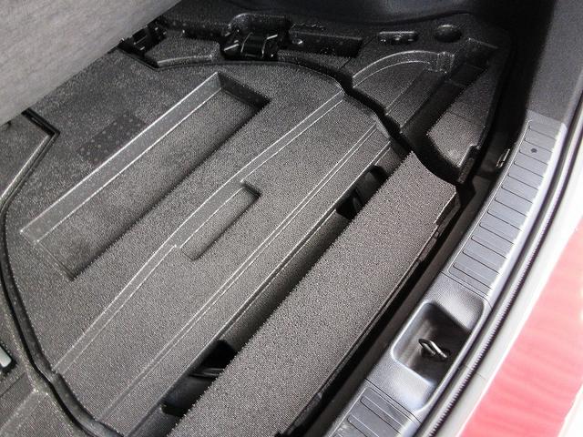 プリウス Ｓ　踏み間違い時加速抑制　ドラレコ　保証１年　走行距離無制限　トヨタ認定中古車　ナビ　ワンセグ　バックカメラ　ＣＤ再生　ＥＴＣ　スマートキー　ＬＥＤヘッドランプ　純正アルミホイール　ワンオーナー（61枚目）