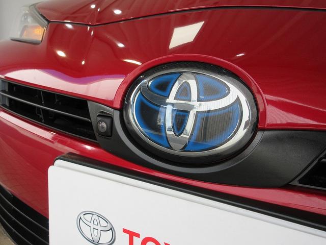 プリウス Ｓ　踏み間違い時加速抑制　ドラレコ　保証１年　走行距離無制限　トヨタ認定中古車　ナビ　ワンセグ　バックカメラ　ＣＤ再生　ＥＴＣ　スマートキー　ＬＥＤヘッドランプ　純正アルミホイール　ワンオーナー（67枚目）