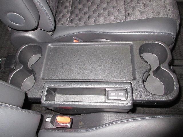 ヴォクシー ハイブリッドＳ－Ｚ　後席モニター　全方位モニタ　保証１年付き　走行距離無制限　トヨタ認定中古車　踏み間違い時加速抑制　ディスプレイオーディオ　ナビ　フルセグ　ＥＴＣ　ＬＥＤヘッドランプ　純正アルミホイール　電動リア（28枚目）