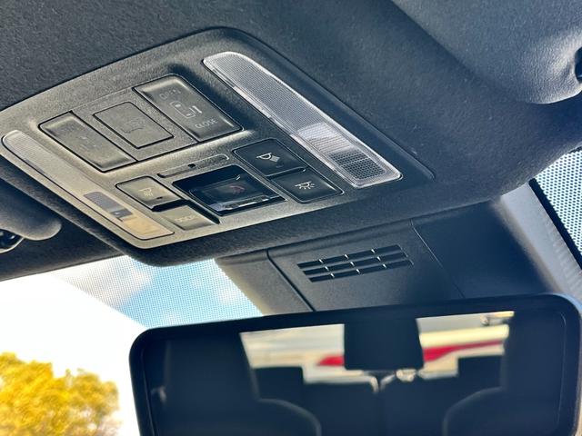 ヴォクシー ハイブリッドＳ－Ｚ　後席モニター　全方位モニタ　保証１年付き　走行距離無制限　トヨタ認定中古車　踏み間違い時加速抑制　ディスプレイオーディオ　ナビ　フルセグ　ＥＴＣ　ＬＥＤヘッドランプ　純正アルミホイール　電動リア（32枚目）