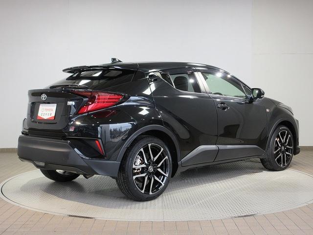 C-HR S GRスポーツ 保証1年付走行距離無制限 ドラレコ トヨタ認定中古車 ナビ フルセグ バックカメラ ETC スマートキー LEDヘッドランプ シートヒーター クルーズコントロール 純正アルミホイール ワンオーナー(3枚目)
