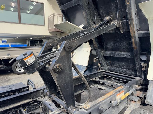 ファイター ダンプ　ＭＴ６　３．６トン　４トンベース　４ｔ　コボレーン　ＭＴ６　４ｔ　３．６ｔ　４トンベース　積載３．６トン　コボレーン　電格格納ミラー　荷台塗装済　ＥＴＣ　ドラレコ　タンク１００Ｌ　乗車定員３人　荷寸３４０×２０５×３４　外寸５３６×２１９×２５２（46枚目）