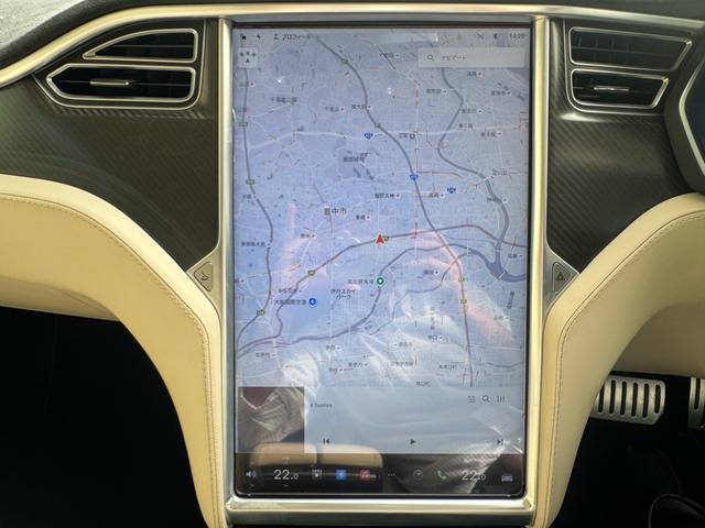 モデルＳ Ｐ８５　ナビ（大型タッチスクリーン）　Ｂｌｕｅｔｏｏｔｈ　Ｗｉ－Ｆｉ　スマートフォン接続機能搭載　レーダー探知機　バックモニター　パワーシート　パワートランク　禁煙車　スペアキー　全席パワーウィンドウ（13枚目）