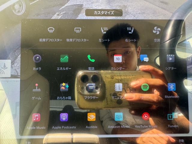 モデルＳ Ｐ８５　ナビ（大型タッチスクリーン）　Ｂｌｕｅｔｏｏｔｈ　Ｗｉ－Ｆｉ　スマートフォン接続機能搭載　レーダー探知機　バックモニター　パワーシート　パワートランク　禁煙車　スペアキー　全席パワーウィンドウ（18枚目）
