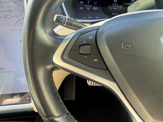 モデルＳ Ｐ８５　ナビ（大型タッチスクリーン）　Ｂｌｕｅｔｏｏｔｈ　Ｗｉ－Ｆｉ　スマートフォン接続機能搭載　レーダー探知機　バックモニター　パワーシート　パワートランク　禁煙車　スペアキー　全席パワーウィンドウ（57枚目）