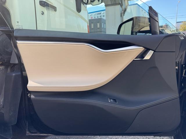 モデルＳ Ｐ８５　ナビ（大型タッチスクリーン）　Ｂｌｕｅｔｏｏｔｈ　Ｗｉ－Ｆｉ　スマートフォン接続機能搭載　レーダー探知機　バックモニター　パワーシート　パワートランク　禁煙車　スペアキー　全席パワーウィンドウ（77枚目）