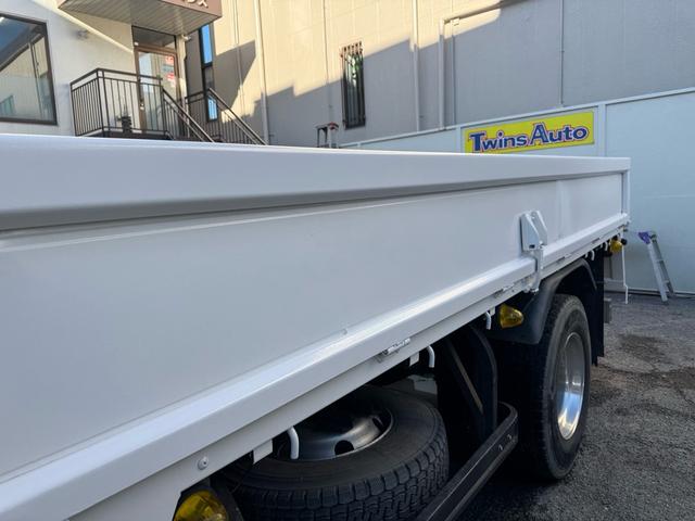 キャンター ＭＴ５　４．８トン　５トン　ワイドキャブ　荷台鉄板張り　５トンベース　８ｔ限定中型免許　車両重量３０３０ｋｇ　車両総重量７９９５ｋｇ　あゆみ掛　３方開　メッキパーツ　相調インパネ　ナビ　バックカメラ　ＴＶ　荷寸３５０×１９７×３８　外寸５３２×２１１×３８（40枚目）
