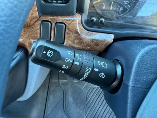 キャンター ＭＴ５　４．８トン　５トン　ワイドキャブ　荷台鉄板張り　５トンベース　８ｔ限定中型免許　車両重量３０３０ｋｇ　車両総重量７９９５ｋｇ　あゆみ掛　３方開　メッキパーツ　相調インパネ　ナビ　バックカメラ　ＴＶ　荷寸３５０×１９７×３８　外寸５３２×２１１×３８（56枚目）