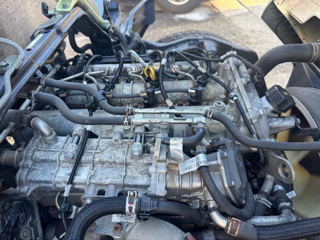 キャンター ＭＴ５　４．８トン　５トン　ワイドキャブ　荷台鉄板張り　５トンベース　８ｔ限定中型免許　車両重量３０３０ｋｇ　車両総重量７９９５ｋｇ　あゆみ掛　３方開　メッキパーツ　相調インパネ　ナビ　バックカメラ　ＴＶ　荷寸３５０×１９７×３８　外寸５３２×２１１×３８（74枚目）