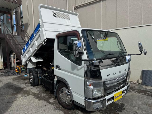 キャンター ＭＴ５　２トン　全低床ダンプ　新品コボレーン　荷台塗装済み　メッキパーツ　相調インパネ　シートカバー付き　電格格納ミラー　路肩灯　３方開　乗車定員３人　５トン限定準中型免許対応　車両重量２７７０ｋｋｇ　車両総重量４９３５ｋｇ　荷寸３０５×１５９×３８（2枚目）