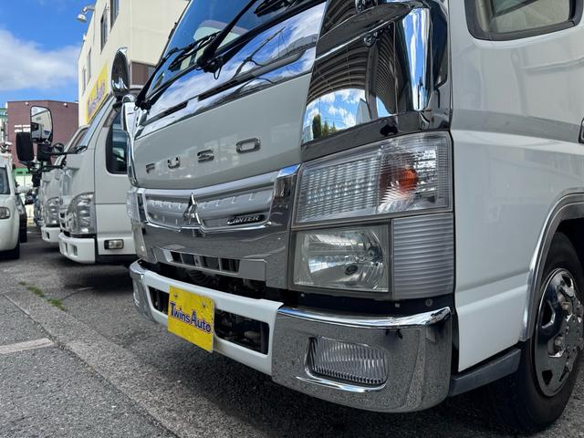 キャンター ＭＴ５　２トン　全低床ダンプ　新品コボレーン　荷台塗装済み　メッキパーツ　相調インパネ　シートカバー付き　電格格納ミラー　路肩灯　３方開　乗車定員３人　５トン限定準中型免許対応　車両重量２７７０ｋｋｇ　車両総重量４９３５ｋｇ　荷寸３０５×１５９×３８（24枚目）
