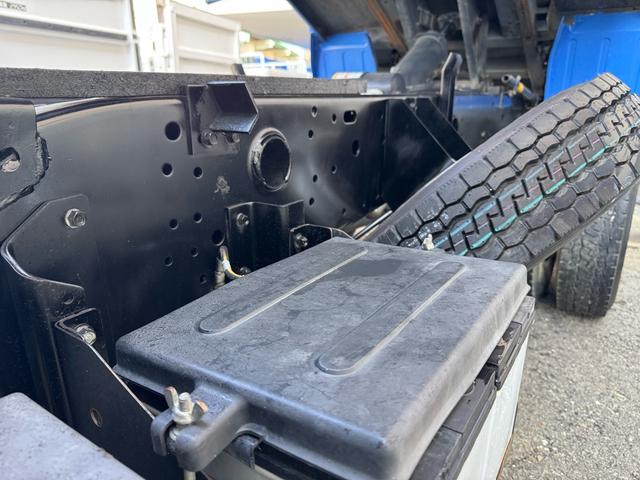 エルフトラック MT5 2t 新明和ダンプ 高床 新品コボレーン 荷台塗装済 ダンプ新明和 坂道発進補助装置 電格格納ミラー 3方開 ドライブレコーダー エンジン型式4JJ1 車両重量2740kg 車両総重量4905kg 荷寸305×159×33 外寸469×169×199(71枚目)