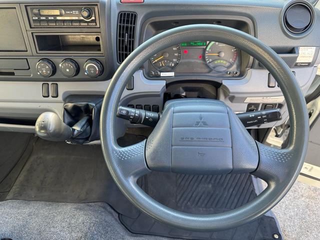 キャンター MT5 2トン 平ボディ パワーゲート 荷台鉄板張り 極東パワーゲート アーム式 ロープフック 3方開 あおり開封補助装置 タンク100L アドブルー キーレス 8t限定中型免許 車両重量2990kg 車両総重量5155kg 荷寸435×208×38(14枚目)