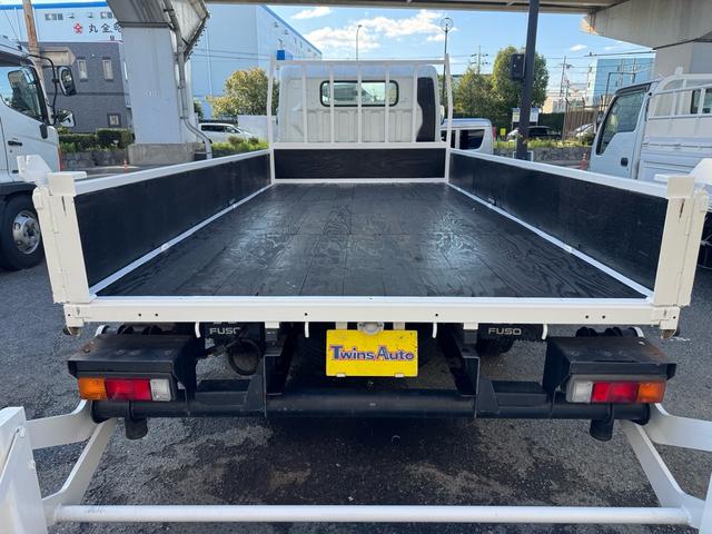 キャンター MT5 2トン 平ボディ パワーゲート 荷台鉄板張り 極東パワーゲート アーム式 ロープフック 3方開 あおり開封補助装置 タンク100L アドブルー キーレス 8t限定中型免許 車両重量2990kg 車両総重量5155kg 荷寸435×208×38(28枚目)