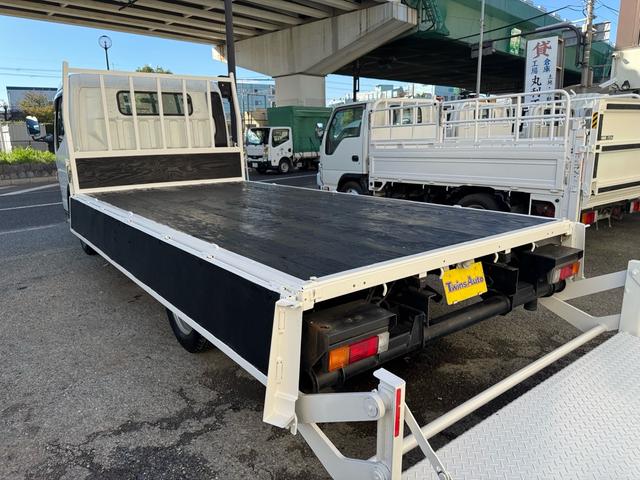 キャンター MT5 2トン 平ボディ パワーゲート 荷台鉄板張り 極東パワーゲート アーム式 ロープフック 3方開 あおり開封補助装置 タンク100L アドブルー キーレス 8t限定中型免許 車両重量2990kg 車両総重量5155kg 荷寸435×208×38(34枚目)