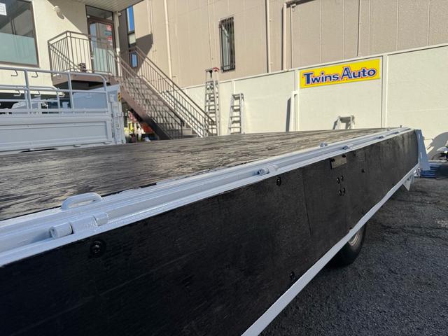 キャンター MT5 2トン 平ボディ パワーゲート 荷台鉄板張り 極東パワーゲート アーム式 ロープフック 3方開 あおり開封補助装置 タンク100L アドブルー キーレス 8t限定中型免許 車両重量2990kg 車両総重量5155kg 荷寸435×208×38(47枚目)