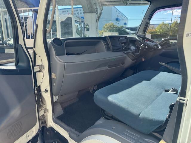 キャンター MT5 2トン 平ボディ パワーゲート 荷台鉄板張り 極東パワーゲート アーム式 ロープフック 3方開 あおり開封補助装置 タンク100L アドブルー キーレス 8t限定中型免許 車両重量2990kg 車両総重量5155kg 荷寸435×208×38(52枚目)