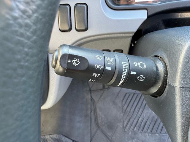 キャンター MT5 2トン 平ボディ パワーゲート 荷台鉄板張り 極東パワーゲート アーム式 ロープフック 3方開 あおり開封補助装置 タンク100L アドブルー キーレス 8t限定中型免許 車両重量2990kg 車両総重量5155kg 荷寸435×208×38(57枚目)