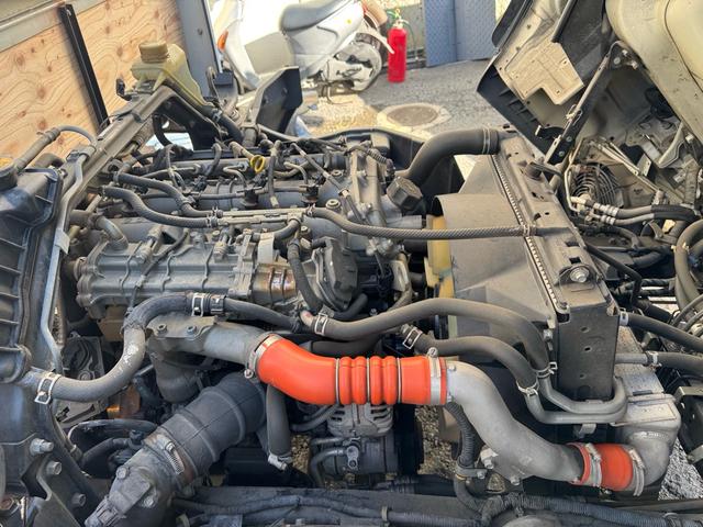 キャンター MT5 2トン 平ボディ パワーゲート 荷台鉄板張り 極東パワーゲート アーム式 ロープフック 3方開 あおり開封補助装置 タンク100L アドブルー キーレス 8t限定中型免許 車両重量2990kg 車両総重量5155kg 荷寸435×208×38(73枚目)