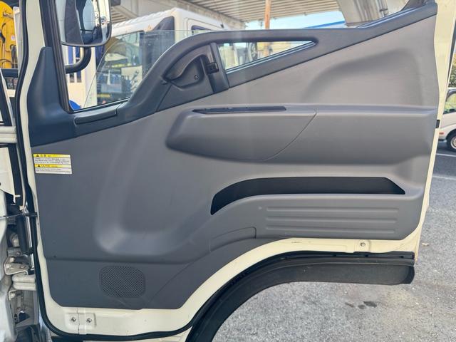 キャンター MT5 2トン 平ボディ パワーゲート 荷台鉄板張り 極東パワーゲート アーム式 ロープフック 3方開 あおり開封補助装置 タンク100L アドブルー キーレス 8t限定中型免許 車両重量2990kg 車両総重量5155kg 荷寸435×208×38(80枚目)