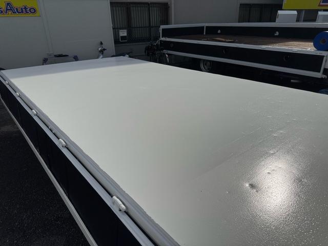 エルフトラック AT 4.45トン 全低床ボディ ワイドロング 荷台鉄板張 全席シートカバー付き 電格格納ミラー あおり開封補助装置 タンク100L 3方開 中型免許 車両重量3270kg 車両総重量7885kg 荷寸435×208×39 外寸614×217×232(32枚目)