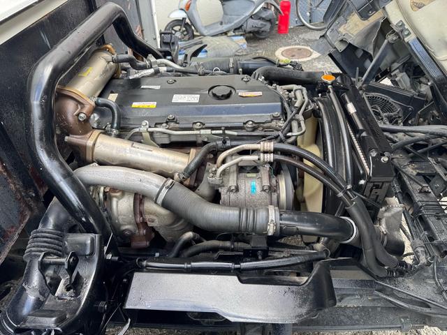 エルフトラック AT 4.45トン 全低床ボディ ワイドロング 荷台鉄板張 全席シートカバー付き 電格格納ミラー あおり開封補助装置 タンク100L 3方開 中型免許 車両重量3270kg 車両総重量7885kg 荷寸435×208×39 外寸614×217×232(67枚目)