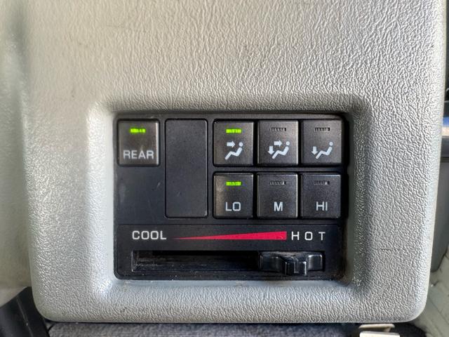 キャンター AT 2トン Wキャブ ワイドロング 荷台板張り 荷台塗装済 ナビ リアヒーター・クーラー ダブルエアコン 両側電格ミラー 乗車定員7人 ETC 8t限定中型免許 車両重量2870kg 車両総重量5255kg 荷寸335×191×38 外寸618×200×226(14枚目)