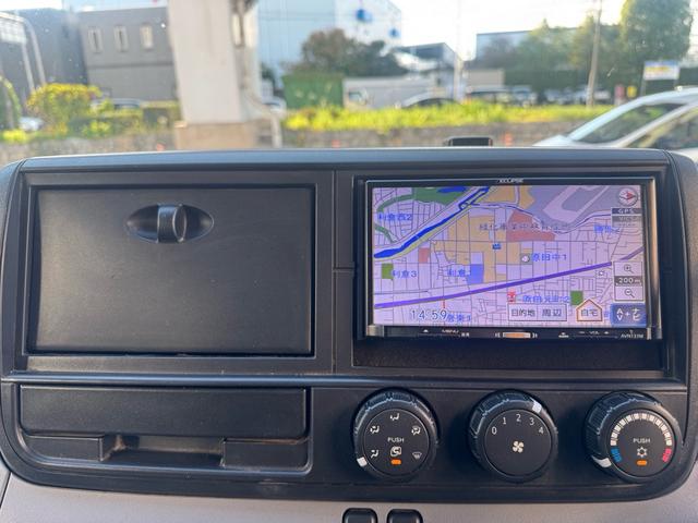 キャンター AT 2トン Wキャブ ワイドロング 荷台板張り 荷台塗装済 ナビ リアヒーター・クーラー ダブルエアコン 両側電格ミラー 乗車定員7人 ETC 8t限定中型免許 車両重量2870kg 車両総重量5255kg 荷寸335×191×38 外寸618×200×226(16枚目)