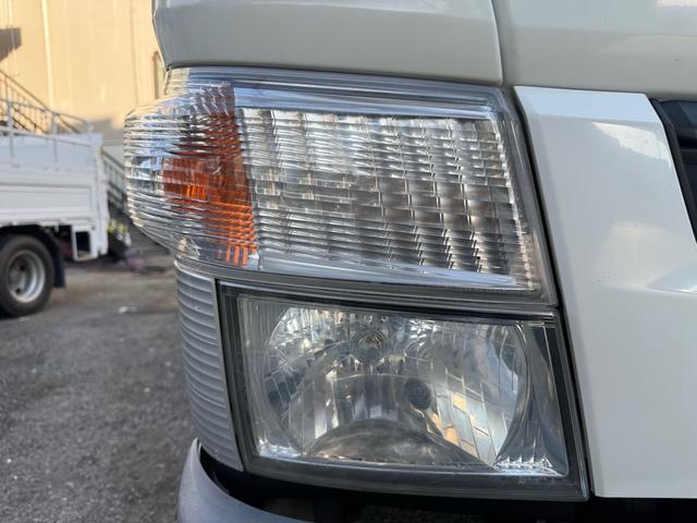 キャンター AT 2トン Wキャブ ワイドロング 荷台板張り 荷台塗装済 ナビ リアヒーター・クーラー ダブルエアコン 両側電格ミラー 乗車定員7人 ETC 8t限定中型免許 車両重量2870kg 車両総重量5255kg 荷寸335×191×38 外寸618×200×226(22枚目)