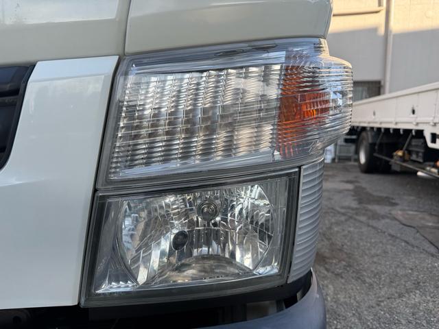 キャンター AT 2トン Wキャブ ワイドロング 荷台板張り 荷台塗装済 ナビ リアヒーター・クーラー ダブルエアコン 両側電格ミラー 乗車定員7人 ETC 8t限定中型免許 車両重量2870kg 車両総重量5255kg 荷寸335×191×38 外寸618×200×226(23枚目)