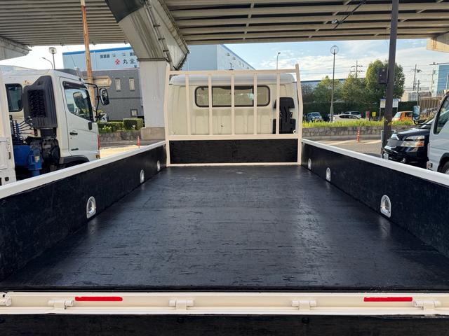 キャンター AT 2トン Wキャブ ワイドロング 荷台板張り 荷台塗装済 ナビ リアヒーター・クーラー ダブルエアコン 両側電格ミラー 乗車定員7人 ETC 8t限定中型免許 車両重量2870kg 車両総重量5255kg 荷寸335×191×38 外寸618×200×226(25枚目)