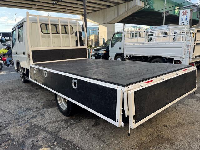 キャンター AT 2トン Wキャブ ワイドロング 荷台板張り 荷台塗装済 ナビ リアヒーター・クーラー ダブルエアコン 両側電格ミラー 乗車定員7人 ETC 8t限定中型免許 車両重量2870kg 車両総重量5255kg 荷寸335×191×38 外寸618×200×226(30枚目)