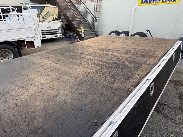 キャンター AT 2トン Wキャブ ワイドロング 荷台板張り 荷台塗装済 ナビ リアヒーター・クーラー ダブルエアコン 両側電格ミラー 乗車定員7人 ETC 8t限定中型免許 車両重量2870kg 車両総重量5255kg 荷寸335×191×38 外寸618×200×226(32枚目)