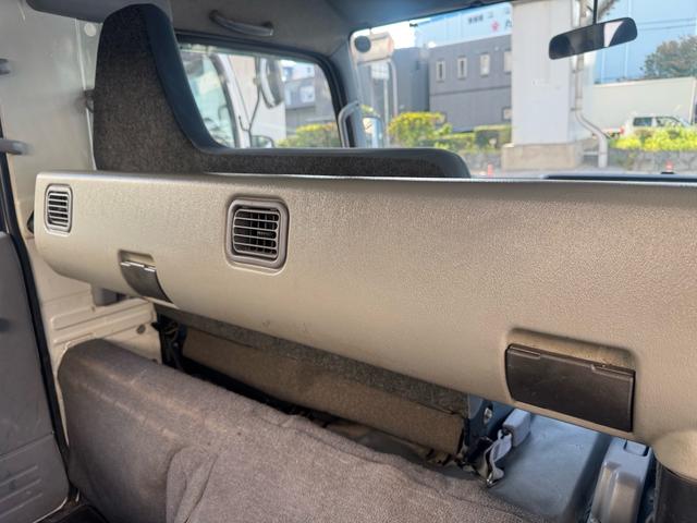 キャンター AT 2トン Wキャブ ワイドロング 荷台板張り 荷台塗装済 ナビ リアヒーター・クーラー ダブルエアコン 両側電格ミラー 乗車定員7人 ETC 8t限定中型免許 車両重量2870kg 車両総重量5255kg 荷寸335×191×38 外寸618×200×226(48枚目)