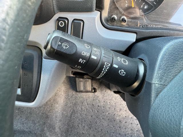 キャンター AT 2トン Wキャブ ワイドロング 荷台板張り 荷台塗装済 ナビ リアヒーター・クーラー ダブルエアコン 両側電格ミラー 乗車定員7人 ETC 8t限定中型免許 車両重量2870kg 車両総重量5255kg 荷寸335×191×38 外寸618×200×226(50枚目)