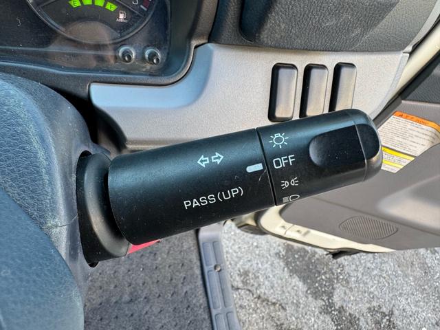 キャンター AT 2トン Wキャブ ワイドロング 荷台板張り 荷台塗装済 ナビ リアヒーター・クーラー ダブルエアコン 両側電格ミラー 乗車定員7人 ETC 8t限定中型免許 車両重量2870kg 車両総重量5255kg 荷寸335×191×38 外寸618×200×226(51枚目)