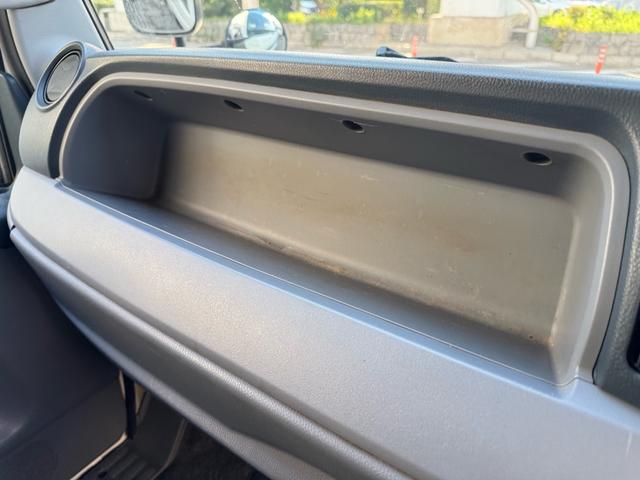 キャンター AT 2トン Wキャブ ワイドロング 荷台板張り 荷台塗装済 ナビ リアヒーター・クーラー ダブルエアコン 両側電格ミラー 乗車定員7人 ETC 8t限定中型免許 車両重量2870kg 車両総重量5255kg 荷寸335×191×38 外寸618×200×226(57枚目)