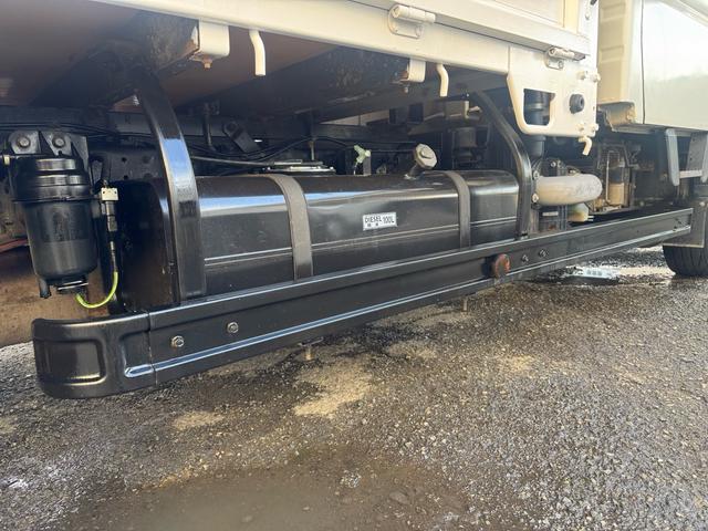 キャンター AT 2トン Wキャブ ワイドロング 荷台板張り 荷台塗装済 ナビ リアヒーター・クーラー ダブルエアコン 両側電格ミラー 乗車定員7人 ETC 8t限定中型免許 車両重量2870kg 車両総重量5255kg 荷寸335×191×38 外寸618×200×226(63枚目)