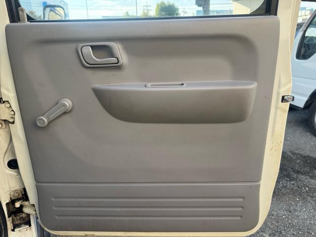 キャンター AT 2トン Wキャブ ワイドロング 荷台板張り 荷台塗装済 ナビ リアヒーター・クーラー ダブルエアコン 両側電格ミラー 乗車定員7人 ETC 8t限定中型免許 車両重量2870kg 車両総重量5255kg 荷寸335×191×38 外寸618×200×226(75枚目)