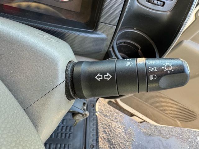 アトラストラック ＡＴ　１．２トン　低床　Ｗキャブ　荷台標準　荷台塗装済　電格格納ミラー　リアシングルタイヤ　ガソリン　乗車定員６人　普通免許対応　ＥＴＣ　車両重量１７３０ｋｇ　車両総重量３２６０ｋｇ　外寸４６８×１６９×１９９　荷寸２０９×１６１×３８（49枚目）