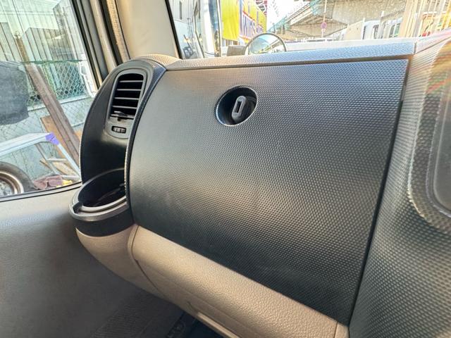 アトラストラック ＡＴ　１．２トン　低床　Ｗキャブ　荷台標準　荷台塗装済　電格格納ミラー　リアシングルタイヤ　ガソリン　乗車定員６人　普通免許対応　ＥＴＣ　車両重量１７３０ｋｇ　車両総重量３２６０ｋｇ　外寸４６８×１６９×１９９　荷寸２０９×１６１×３８（51枚目）