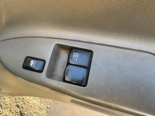 アトラストラック ＡＴ　１．２トン　低床　Ｗキャブ　荷台標準　荷台塗装済　電格格納ミラー　リアシングルタイヤ　ガソリン　乗車定員６人　普通免許対応　ＥＴＣ　車両重量１７３０ｋｇ　車両総重量３２６０ｋｇ　外寸４６８×１６９×１９９　荷寸２０９×１６１×３８（54枚目）