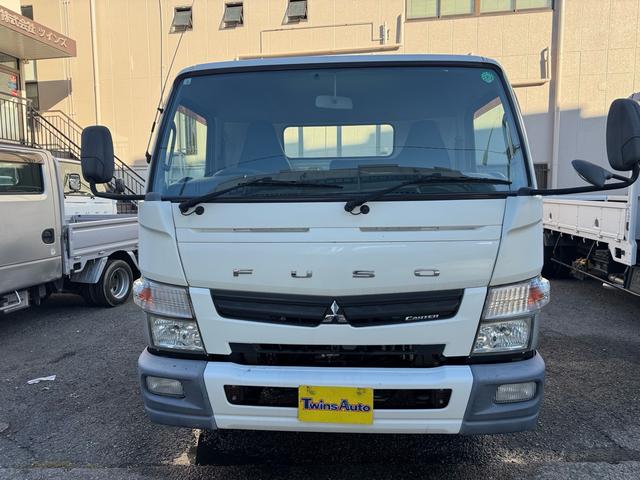 キャンター ＡＴ　４トン　平ボディ　パワーゲート付き　ワイドロング　極東垂直式パワーゲート（Ｖ６０３Ｂ－１ＭＫＴ２）　荷台鉄板張り　２段階式あおり　電格格納ミラー　８ｔ限定中型免許　車両重量３５９０ｋｇ　車両総重量７７５５ｋｇ　荷寸４３３×１９８×２２８（8枚目）