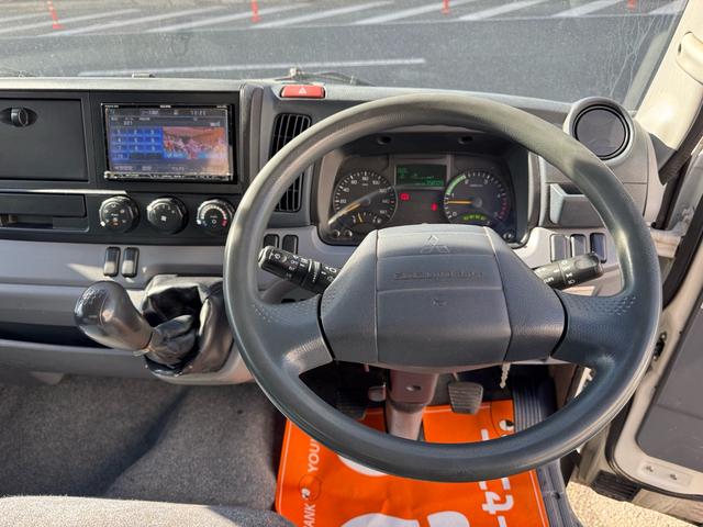 キャンター MT5 2トン 全低床平ボディ 標準ボディ 荷台板張り ナビ Bluetooth TV 前後ドライブレコーダー 電格格納ミラー 5t限定準中型免許 車両重量2160kg 車両総重量4325kg 荷寸312×160×197 外寸469×169×197(11枚目)