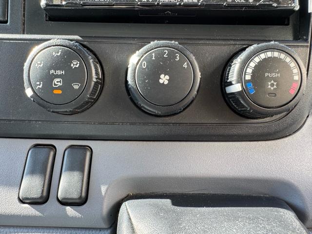 キャンター MT5 2トン 全低床平ボディ 標準ボディ 荷台板張り ナビ Bluetooth TV 前後ドライブレコーダー 電格格納ミラー 5t限定準中型免許 車両重量2160kg 車両総重量4325kg 荷寸312×160×197 外寸469×169×197(17枚目)