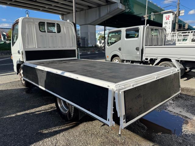 キャンター MT5 2トン 全低床平ボディ 標準ボディ 荷台板張り ナビ Bluetooth TV 前後ドライブレコーダー 電格格納ミラー 5t限定準中型免許 車両重量2160kg 車両総重量4325kg 荷寸312×160×197 外寸469×169×197(29枚目)
