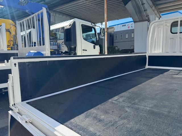 キャンター MT5 2トン 全低床平ボディ 標準ボディ 荷台板張り ナビ Bluetooth TV 前後ドライブレコーダー 電格格納ミラー 5t限定準中型免許 車両重量2160kg 車両総重量4325kg 荷寸312×160×197 外寸469×169×197(33枚目)