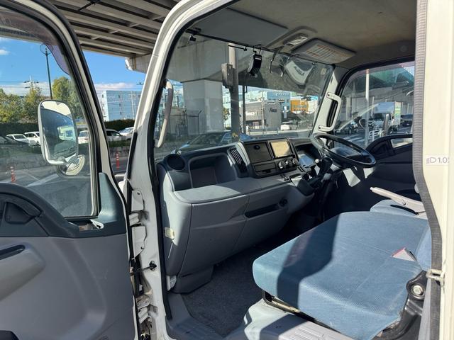 キャンター MT5 2トン 全低床平ボディ 標準ボディ 荷台板張り ナビ Bluetooth TV 前後ドライブレコーダー 電格格納ミラー 5t限定準中型免許 車両重量2160kg 車両総重量4325kg 荷寸312×160×197 外寸469×169×197(47枚目)