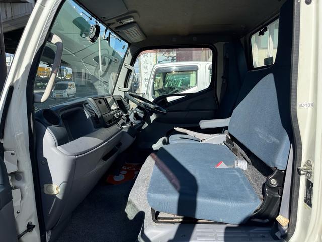 キャンター MT5 2トン 全低床平ボディ 標準ボディ 荷台板張り ナビ Bluetooth TV 前後ドライブレコーダー 電格格納ミラー 5t限定準中型免許 車両重量2160kg 車両総重量4325kg 荷寸312×160×197 外寸469×169×197(49枚目)